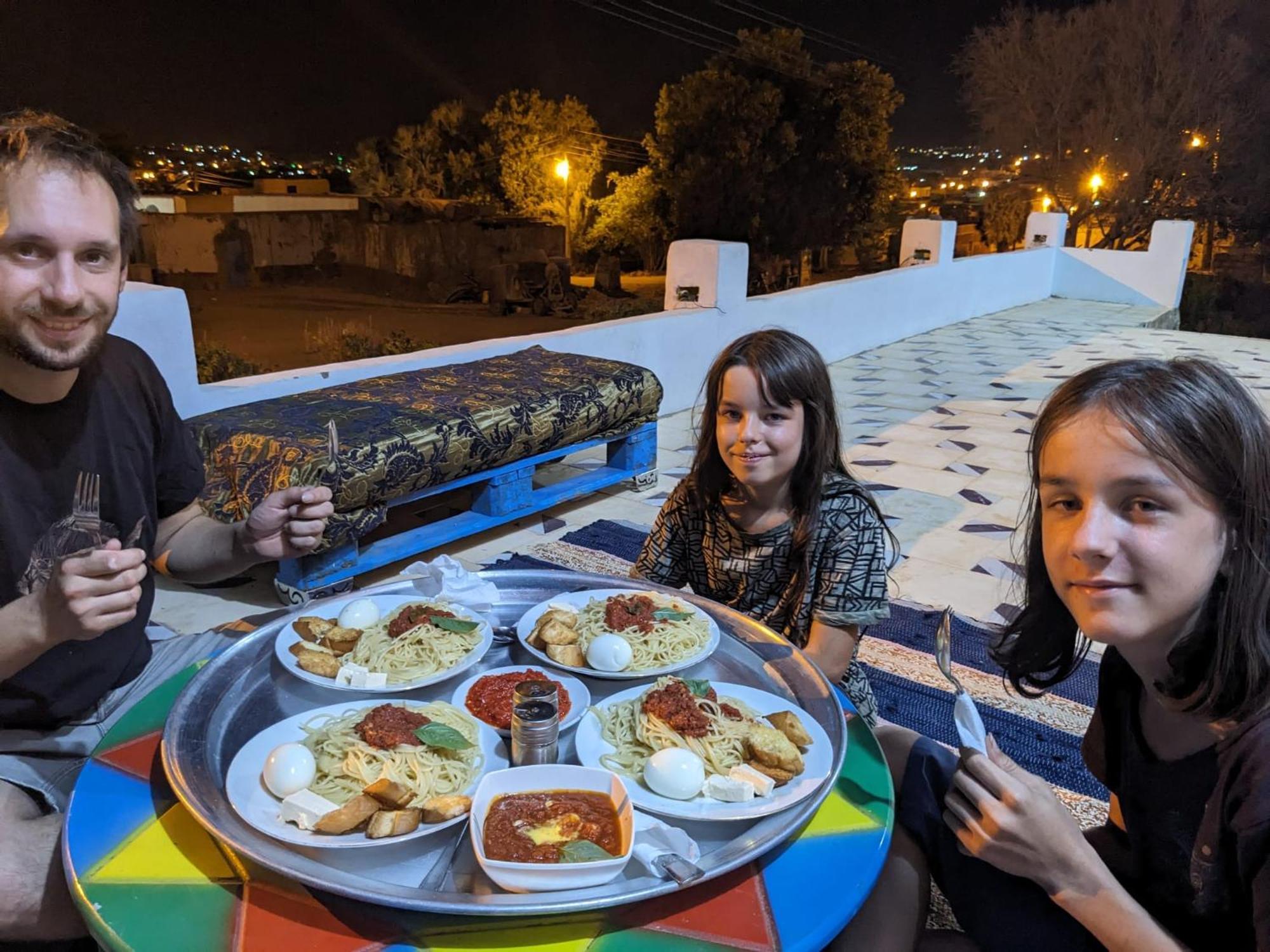 بيت شمس Aswan Bagian luar foto