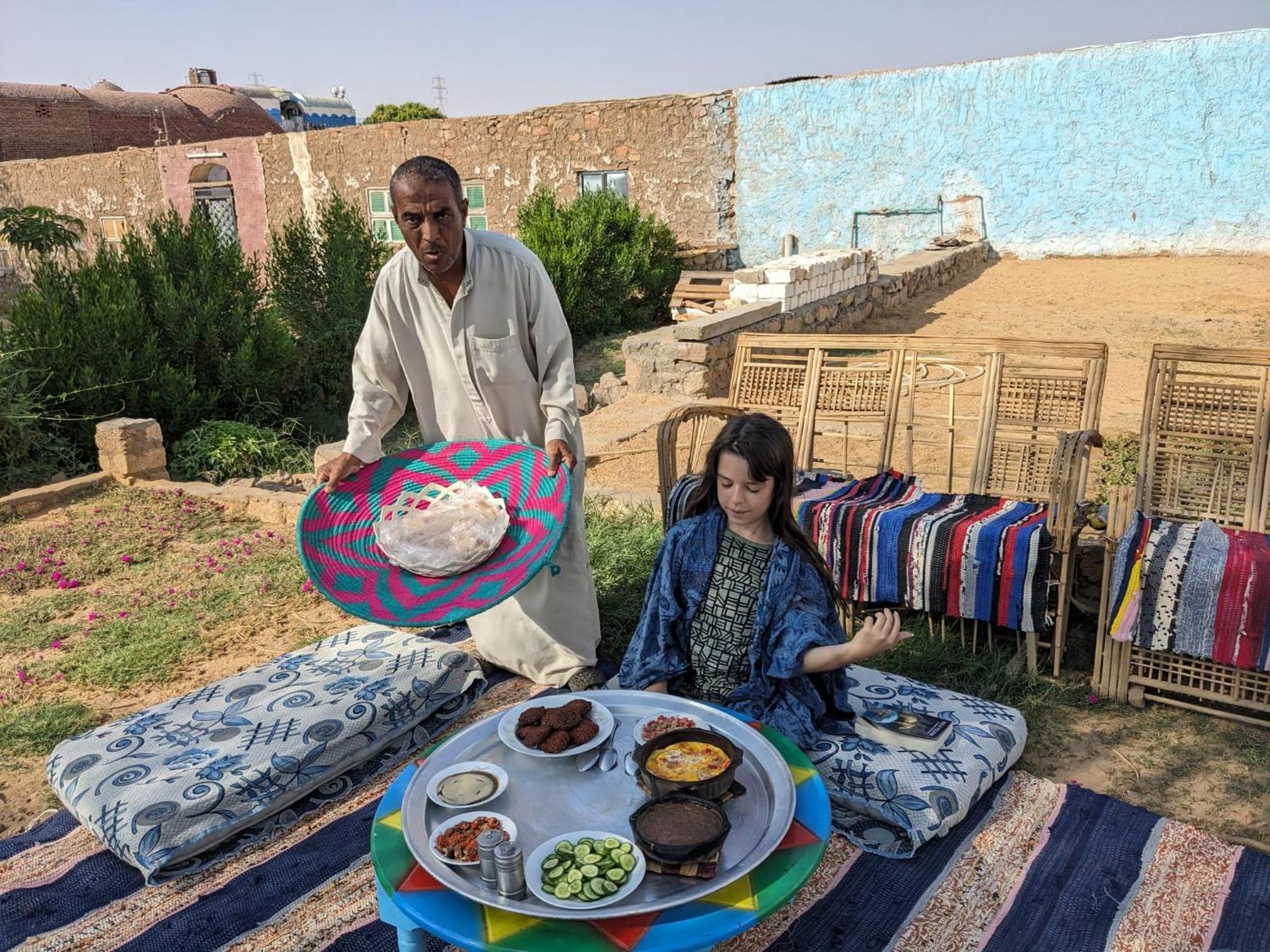 بيت شمس Aswan Bagian luar foto
