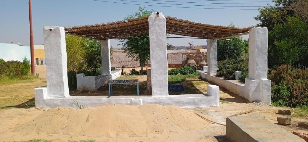 بيت شمس Aswan Bagian luar foto